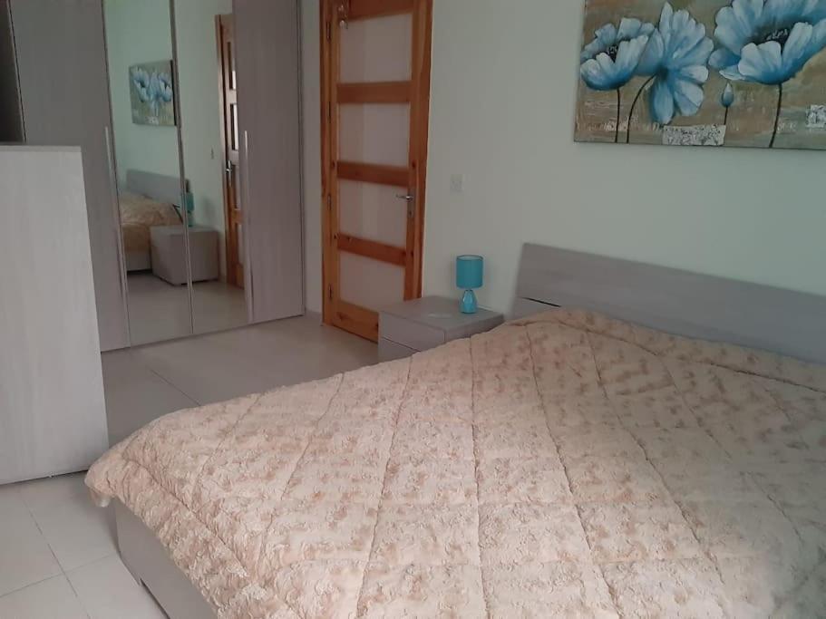 Lovely Two Bedroom Apartment St. Paul's Bay Bagian luar foto